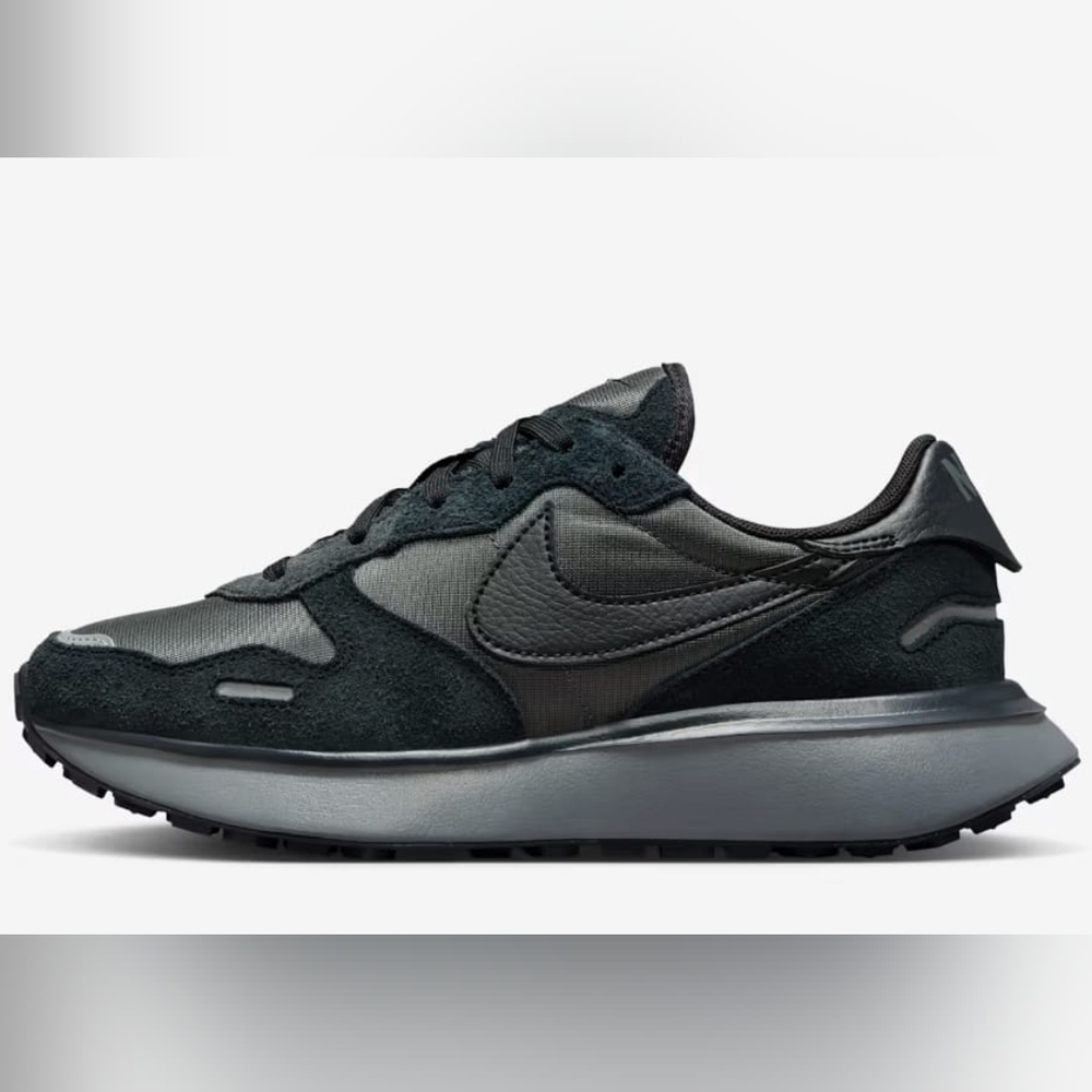 NIKE PHOENIX WAFFLE  Dual-Tone Black and Gray Sneakers